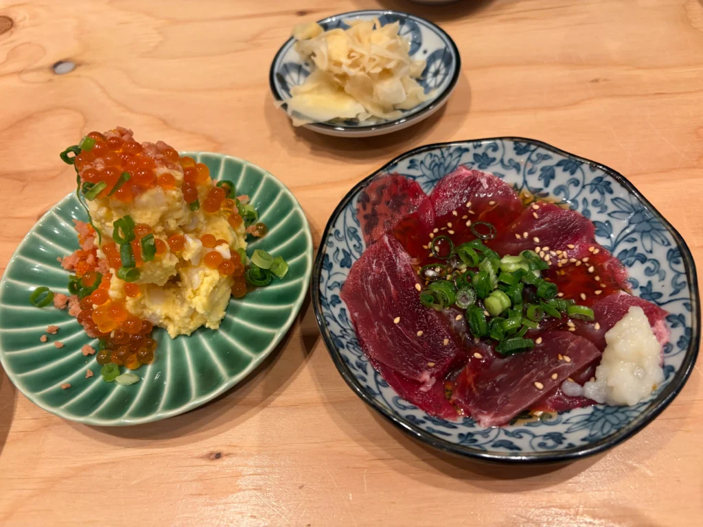 左:ポテトサラダ、右:マグロ